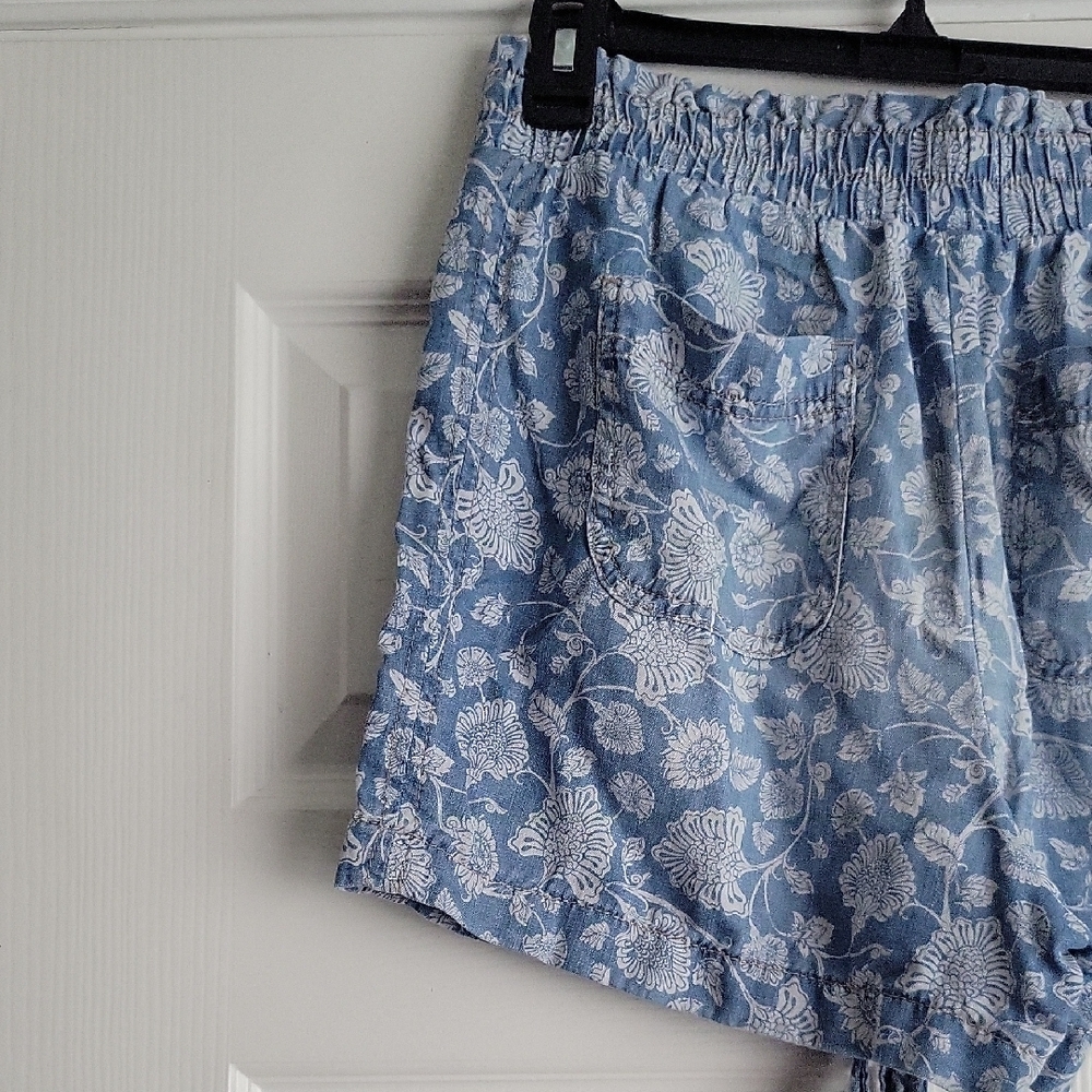 Knox Rose Floral Blue Women's Shorts - Picture 6 of 13